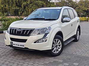 Second Hand మహీంద్రా xuv500	 w10 in నాసిక్