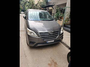 Second Hand Toyota Innova 2.5 G 8 STR BS-IV in Bangalore