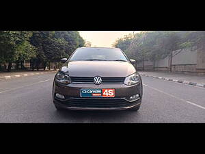 Second Hand Volkswagen Polo Highline1.2L (P) in Delhi