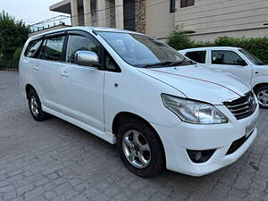 Second Hand Toyota Innova 2.5 G4 7 STR in Jalandhar