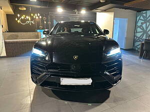 Second Hand Lamborghini Urus Twin-Turbo V8 in Delhi