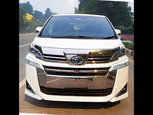 Second Hand Toyota Vellfire Hybrid in Delhi