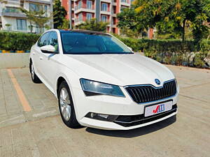 Second Hand Skoda Superb L&K TDI AT in Ahmedabad