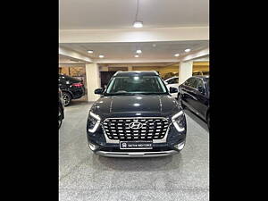 Second Hand Hyundai Alcazar Signature (O) 6 STR 2.0 Petrol AT in Delhi