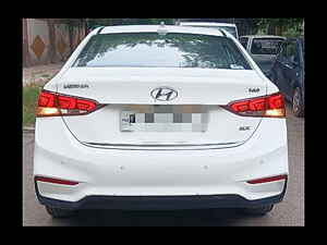 Second Hand हुंडई वरना 1.6 vtvt sx in दिल्ली