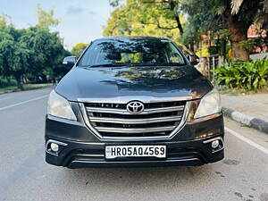 Second Hand Toyota Innova 2.5 VX 7 STR BS-IV in Chandigarh