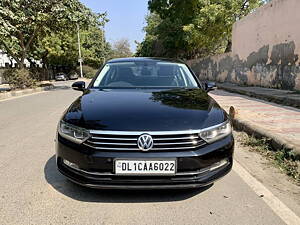 Second Hand Volkswagen Passat Comfortline in Delhi