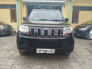 Second Hand Mahindra TUV300 T8 in Kanpur