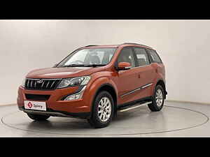 Second Hand மஹிந்திரா  xuv500 w10 in புனே