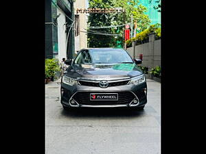 Second Hand Toyota Camry Hybrid in Kolkata