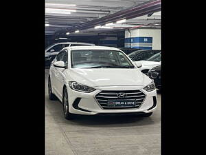 Second Hand Hyundai Elantra 2.0 SX MT in Mumbai