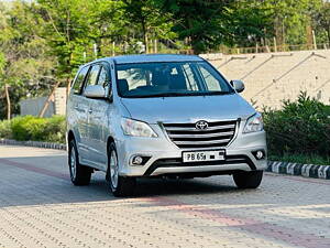 Second Hand Toyota Innova 2.5 ZX BS IV 7 STR in Mohali