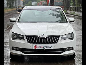 Second Hand Skoda Superb Style TSI AT in Mumbai