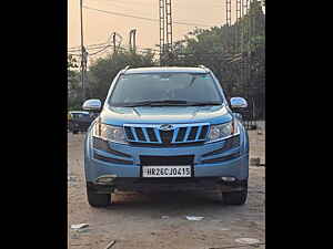 Second Hand மஹிந்திரா  xuv500 w6 in டெல்லி