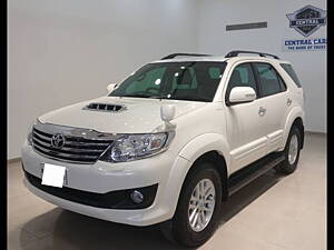 Second Hand Toyota Fortuner 3.0 4x2 MT in Kolhapur