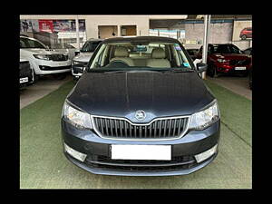 Second Hand Skoda Rapid Ambition 1.6 TDI CR MT in Bangalore