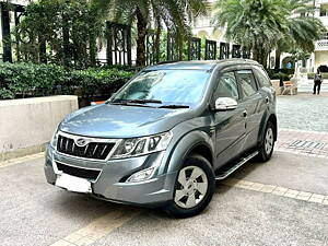 Second Hand Mahindra XUV500 W6 AT in Delhi