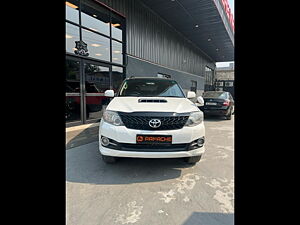 Second Hand Toyota Fortuner 3.0 4x2 AT in Greater Noida