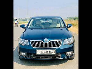 Second Hand Skoda Superb Elegance TSI AT in Surat