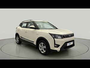 Second Hand महिंद्रा xuv300 w6 1.2 पेट्रोल in कोची