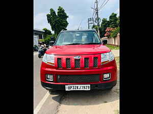 Second Hand महिंद्रा tuv300 t8 in लखनऊ