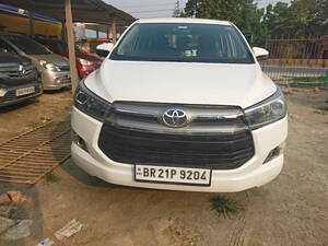 Second Hand Toyota Innova Crysta 2.4 G 8 STR [2016-2017] in Samastipur