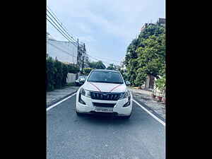 Second Hand మహీంద్రా xuv500	 w4 1.99 in వారణాసి