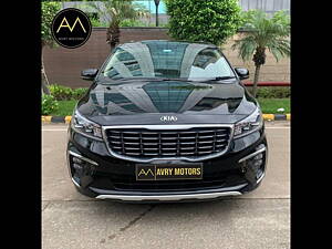 Second Hand Kia Carnival Limousine Plus 7 STR in Delhi