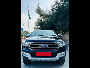 Second Hand Ford Endeavour Titanium 3.2 4x4 AT in Delhi