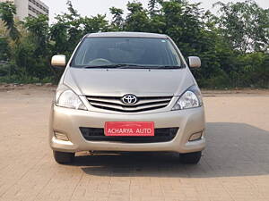 Second Hand Toyota Innova 2.5 G4 8 STR in Ahmedabad