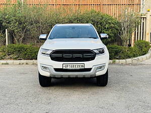 Second Hand Ford Endeavour Titanium 3.2 4x4 AT in Delhi