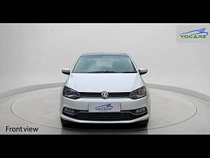 Second Hand Volkswagen Polo Highline1.2L (P) in Delhi