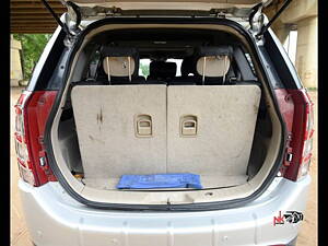 Second Hand Mahindra XUV500 W10 AT in Ahmedabad