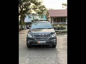 Second Hand Toyota Innova 2.5 V 7 STR in Jalgaon