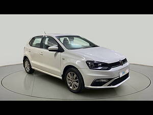 Second Hand Volkswagen Polo Highline1.2L (P) in Navi Mumbai