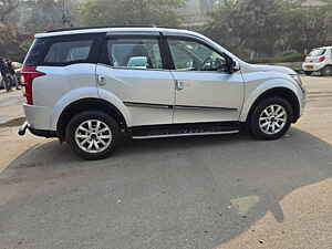 Second Hand महिंद्रा XUV500 w10 ऑटोमैटिक 1.99  in दिल्ली