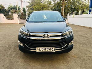 Second Hand Toyota Innova Crysta 2.4 V Diesel in Kheda