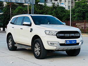 Second Hand Ford Endeavour Titanium 3.2 4x4 AT in Lucknow