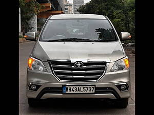 Second Hand Toyota Innova 2.5 VX 8 STR BS-IV in Mumbai