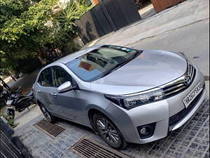 Second Hand Toyota Corolla Altis GL Petrol in Delhi