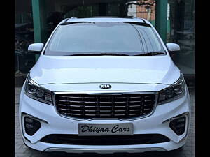 Second Hand Kia Carnival Limousine Plus 7 STR in Chennai