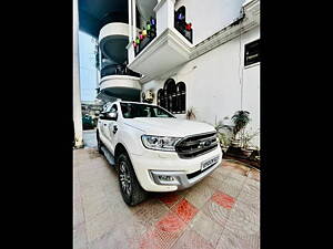 Second Hand Ford Endeavour Trend 3.2 4x4 AT in Lucknow