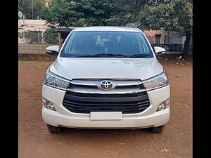 Second Hand Toyota Innova Crysta 2.4 V Diesel in Kolhapur