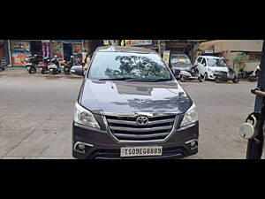 Second Hand Toyota Innova 2.5 VX 7 STR BS-IV in Hyderabad