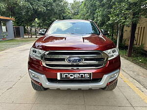 Second Hand Ford Endeavour Titanium 3.2 4x4 AT in Hyderabad