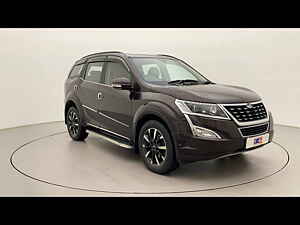 Second Hand महिंद्रा XUV500 w11 ऑटोमैटिक in दिल्ली