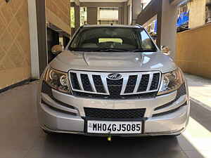 Second Hand महिंद्रा XUV500 w4 in मुंबई