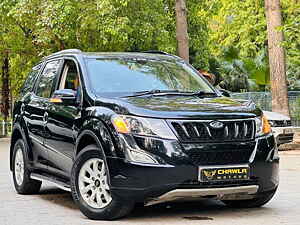 Second Hand महिंद्रा XUV500 w10 in दिल्ली