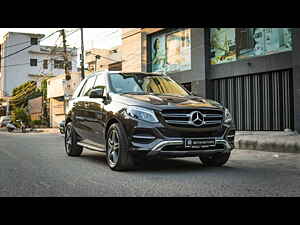 Second Hand मर्सिडीज़ बेंज़ GLE 250  डी in दिल्ली