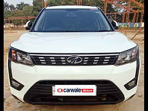 Second Hand மஹிந்திரா  xuv300 டபிள்யூ6 1.5 டீசல் in கான்பூர்